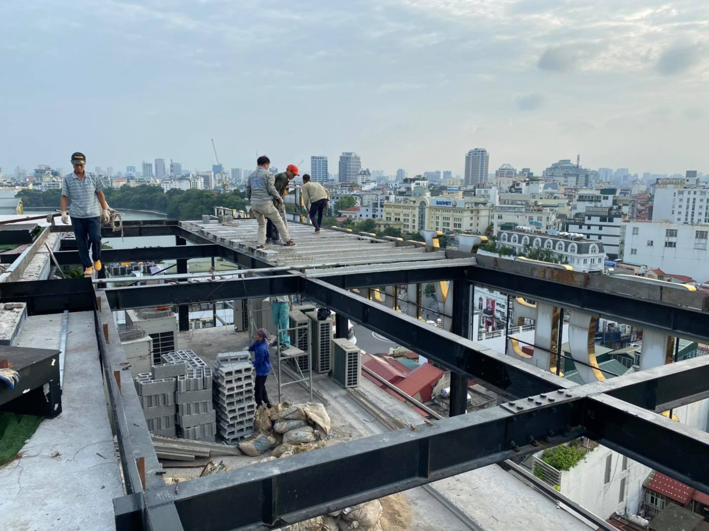 Kết cấu khác nhau cho sàn bê tông nội ngoại thất