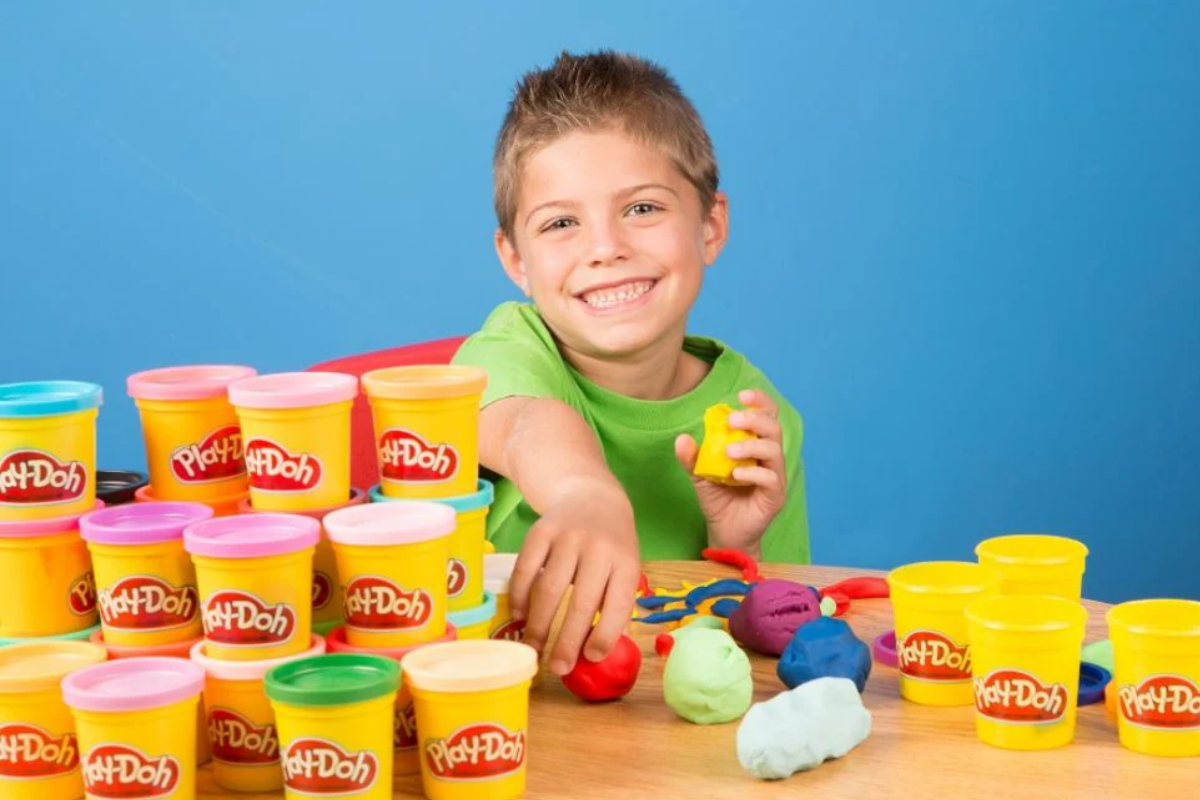 dat-nan-play-doh-bo-mau-sac-cho-be