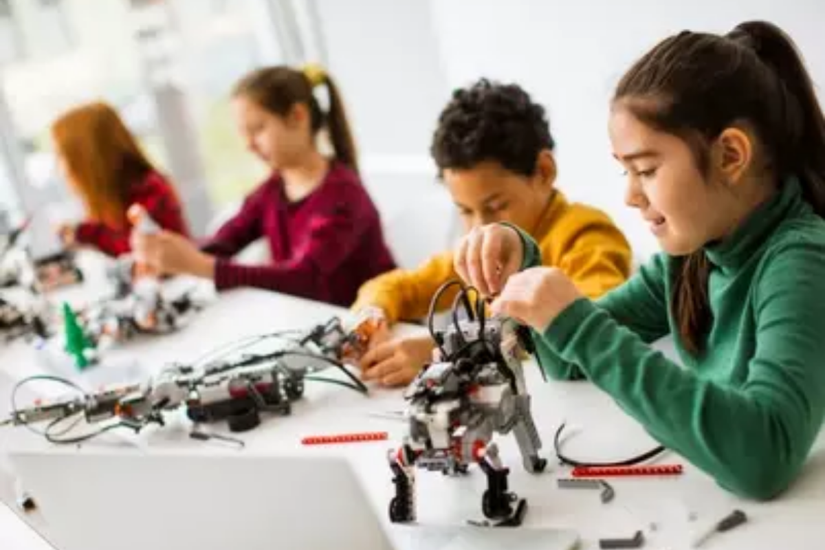 khoa-hoc-robotics-tu-hoc-lap-trinh